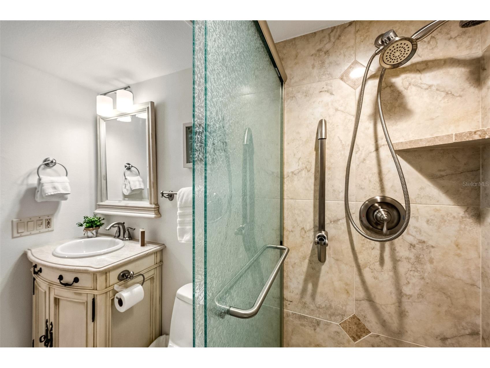 20 Whispering Sands Drive #1102 Sarasota FL 34242 A4685502 image42