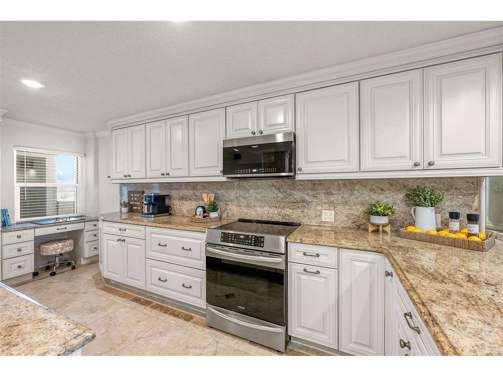20 Whispering Sands Drive #1102 Sarasota FL 34242 A4685502 image9