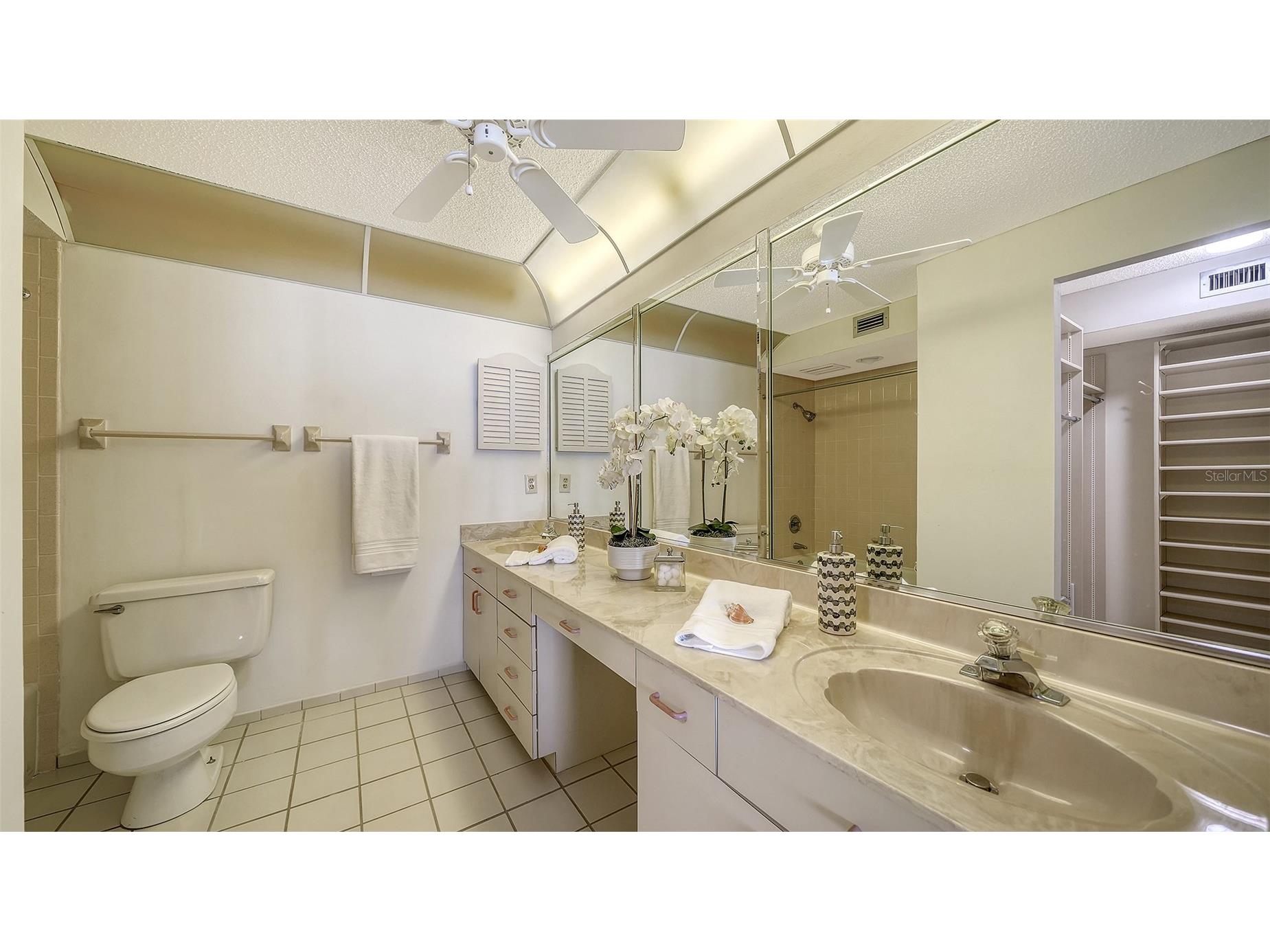 20 Whispering Sands Drive #1201 Sarasota FL 34242 - GULF OF AMERICA A4678026 image40