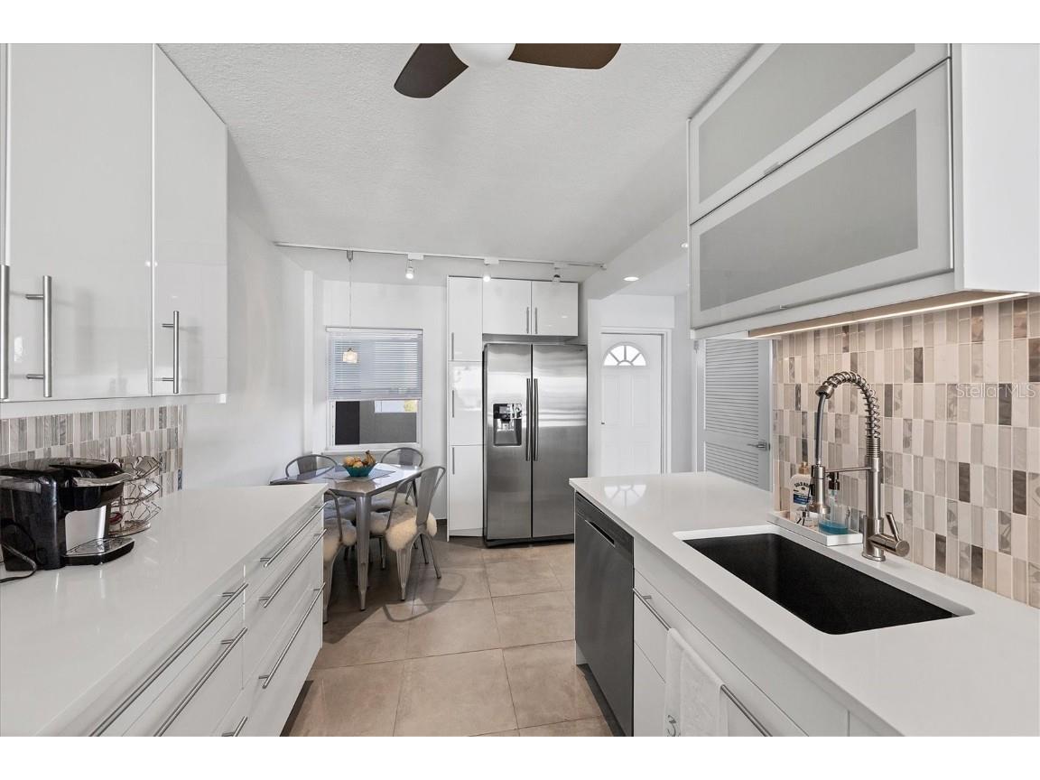 20 Whispering Sands Drive #903 Sarasota FL 34242 A4562777 image11