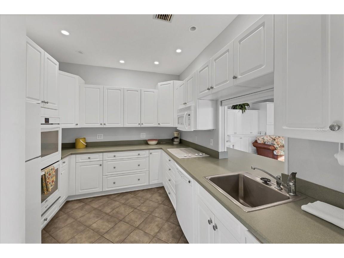 20 Whispering Sands Drive #903 Sarasota FL 34242 A4562777 image38