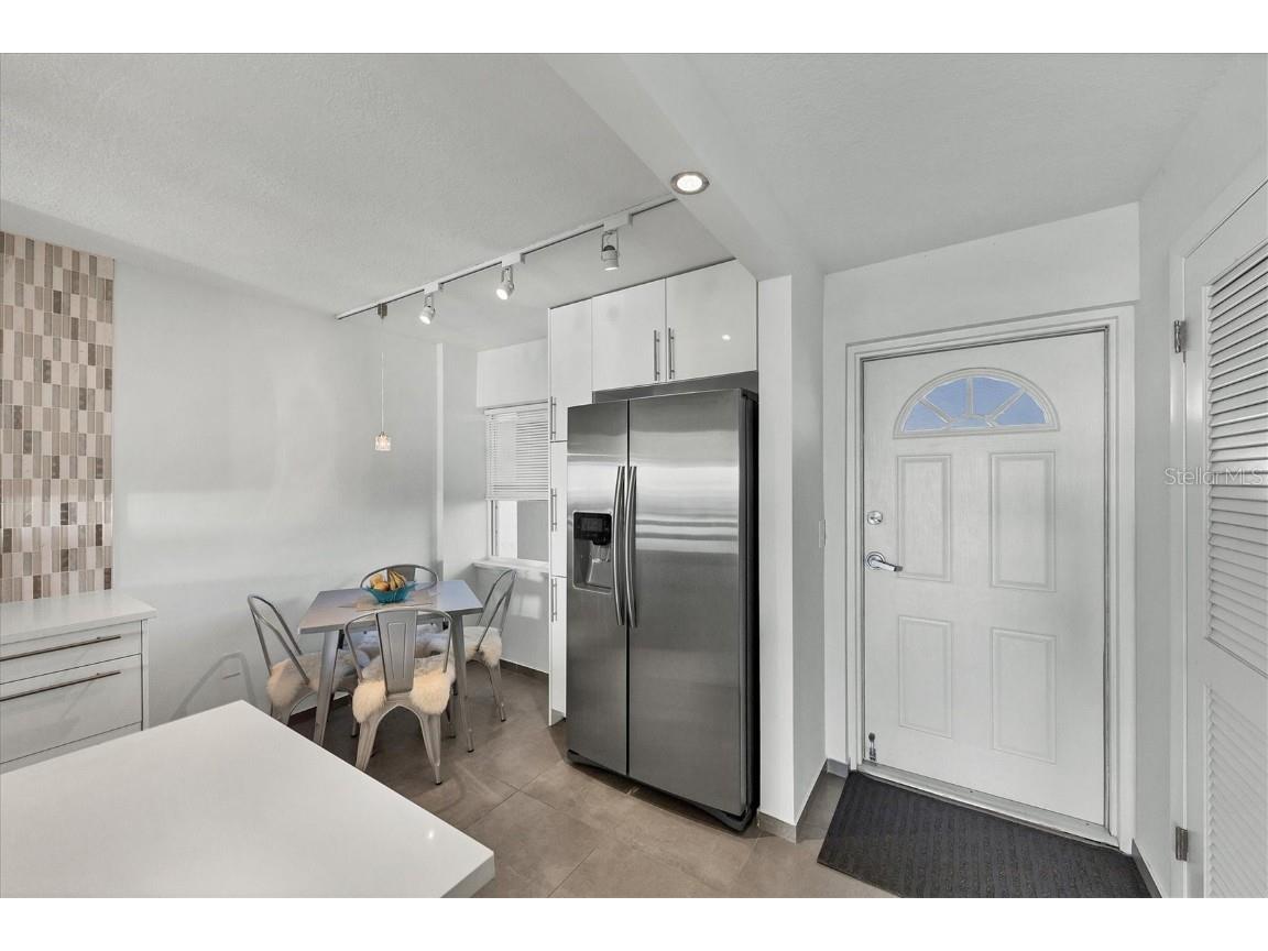 20 Whispering Sands Drive #903 Sarasota FL 34242 A4562777 image9