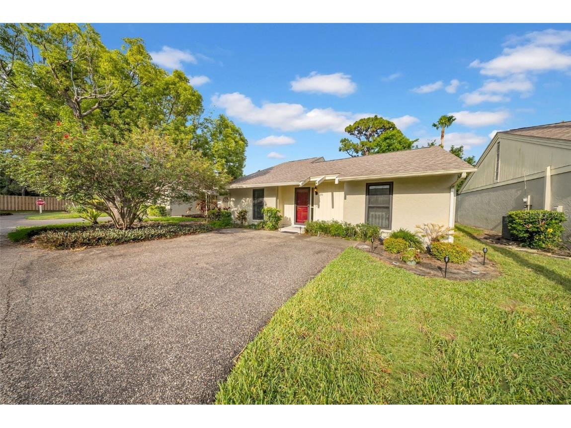 20 Windrush Bay Drive #20 Tarpon Springs FL 34689 TB8381091 image1