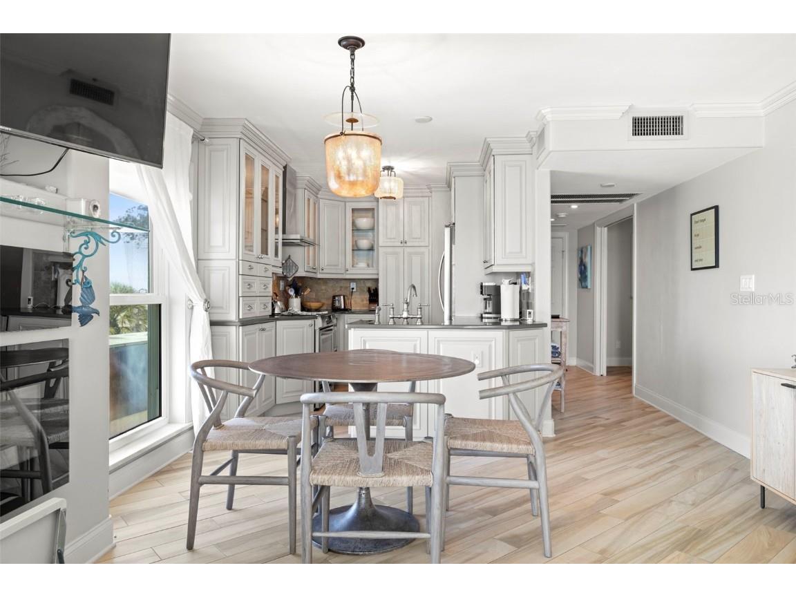 200 1st Avenue #212 Saint Pete Beach FL 33706 TB8357556 image11