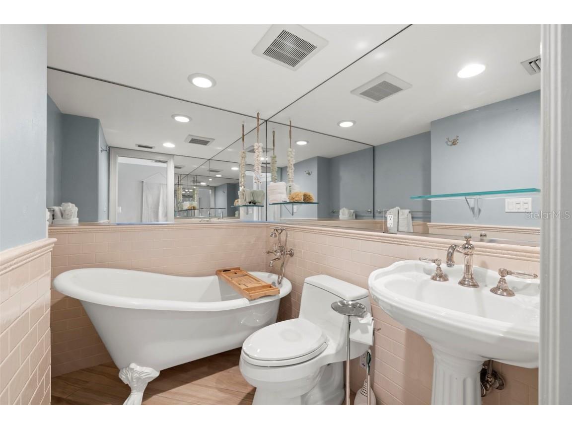 200 1st Avenue #212 Saint Pete Beach FL 33706 TB8357556 image21