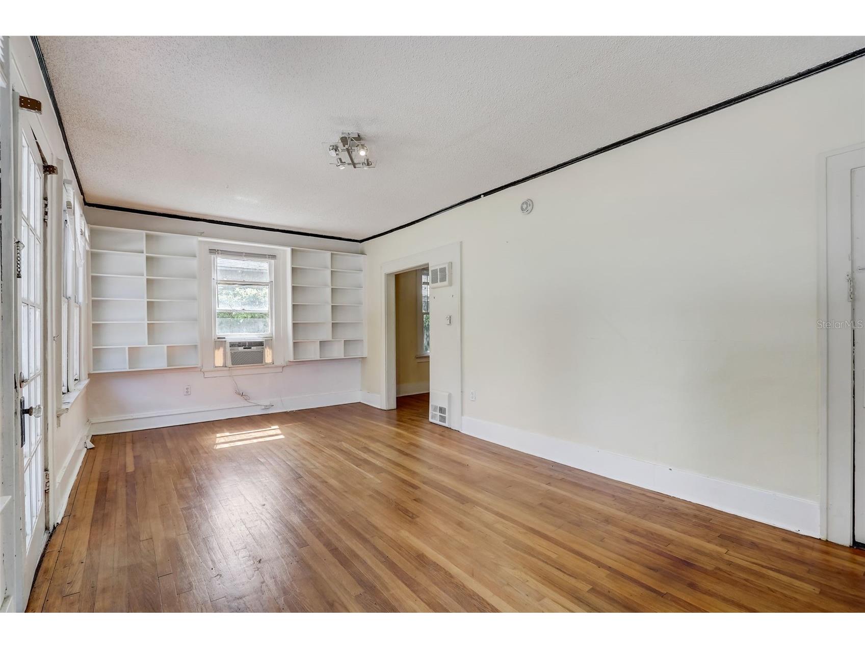 200 & 200 1/2 Hibiscus Court Orlando FL 32801 O6284765 image9