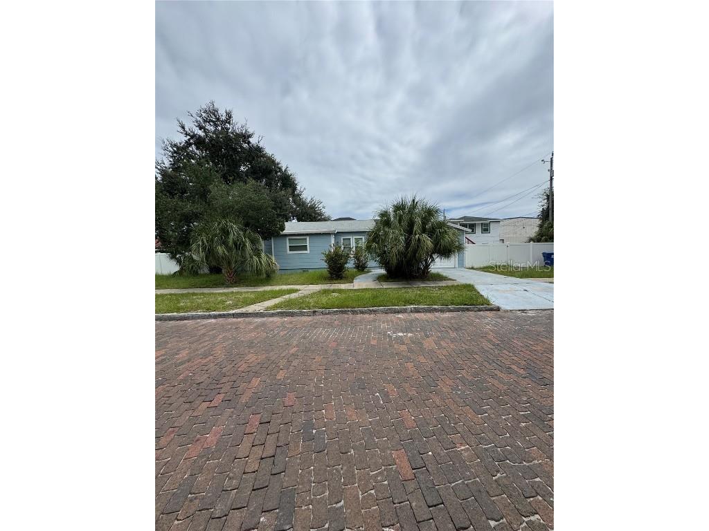 200 24th Street S Saint Petersburg FL 33712 TB8426761 image1