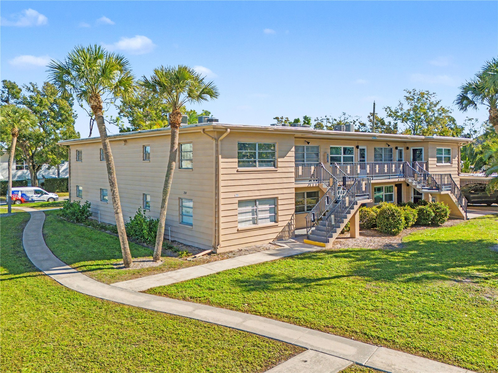 200 36th Avenue N #201A Saint Petersburg FL 33704 TB8467213 image1