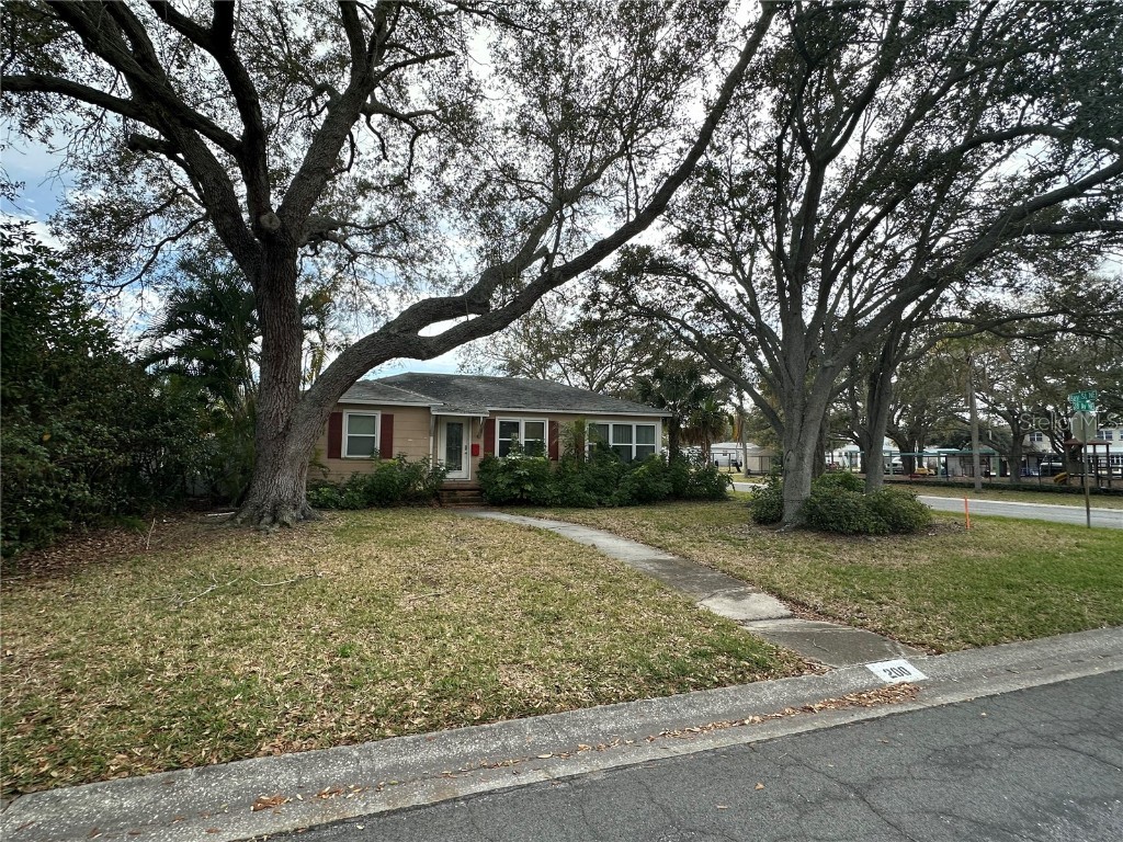 200 38th Avenue NE Saint Petersburg FL 33704 U8230852 image1