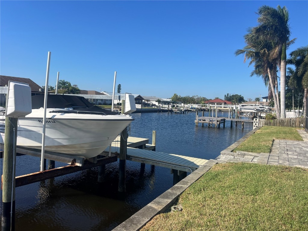 200 98th Avenue NE Saint Petersburg FL 33702 TB8316512 image1