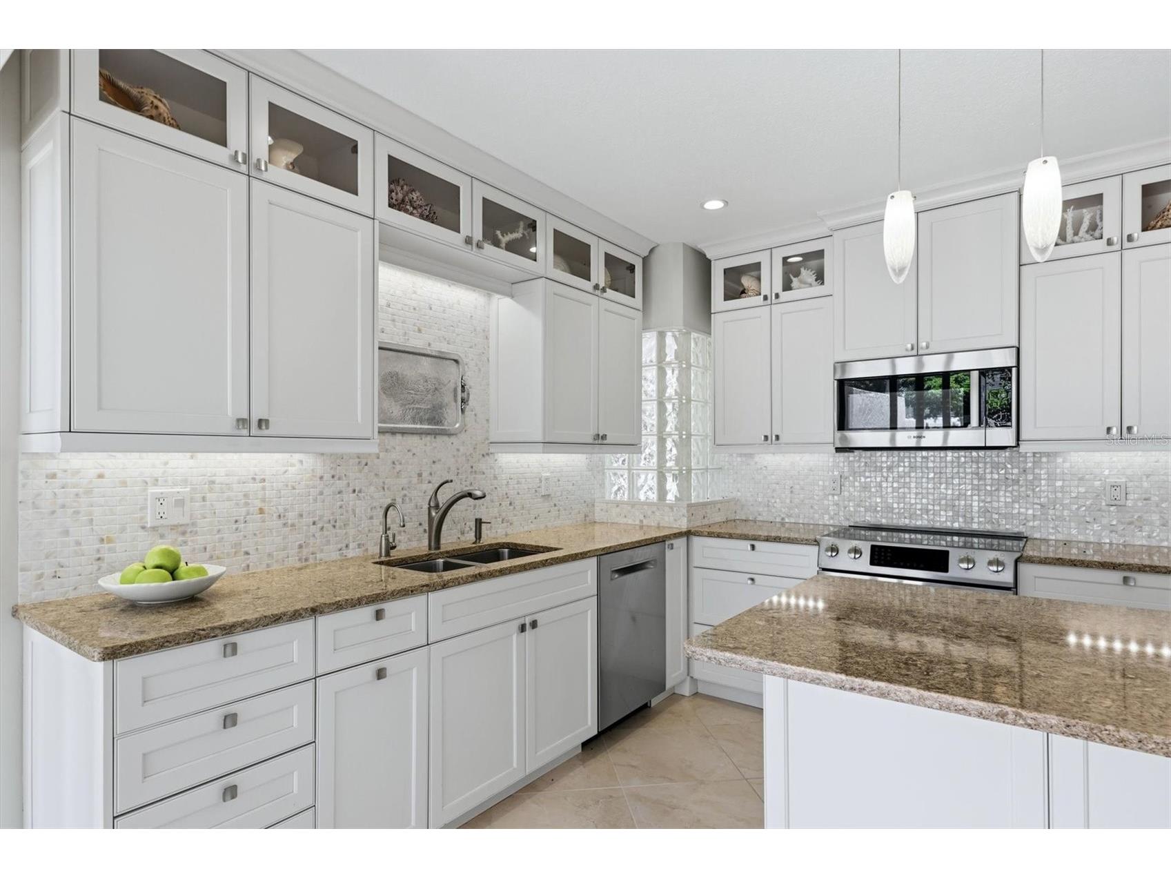 200 Cocoanut Avenue #5 Sarasota FL 34236 A4694848 image14