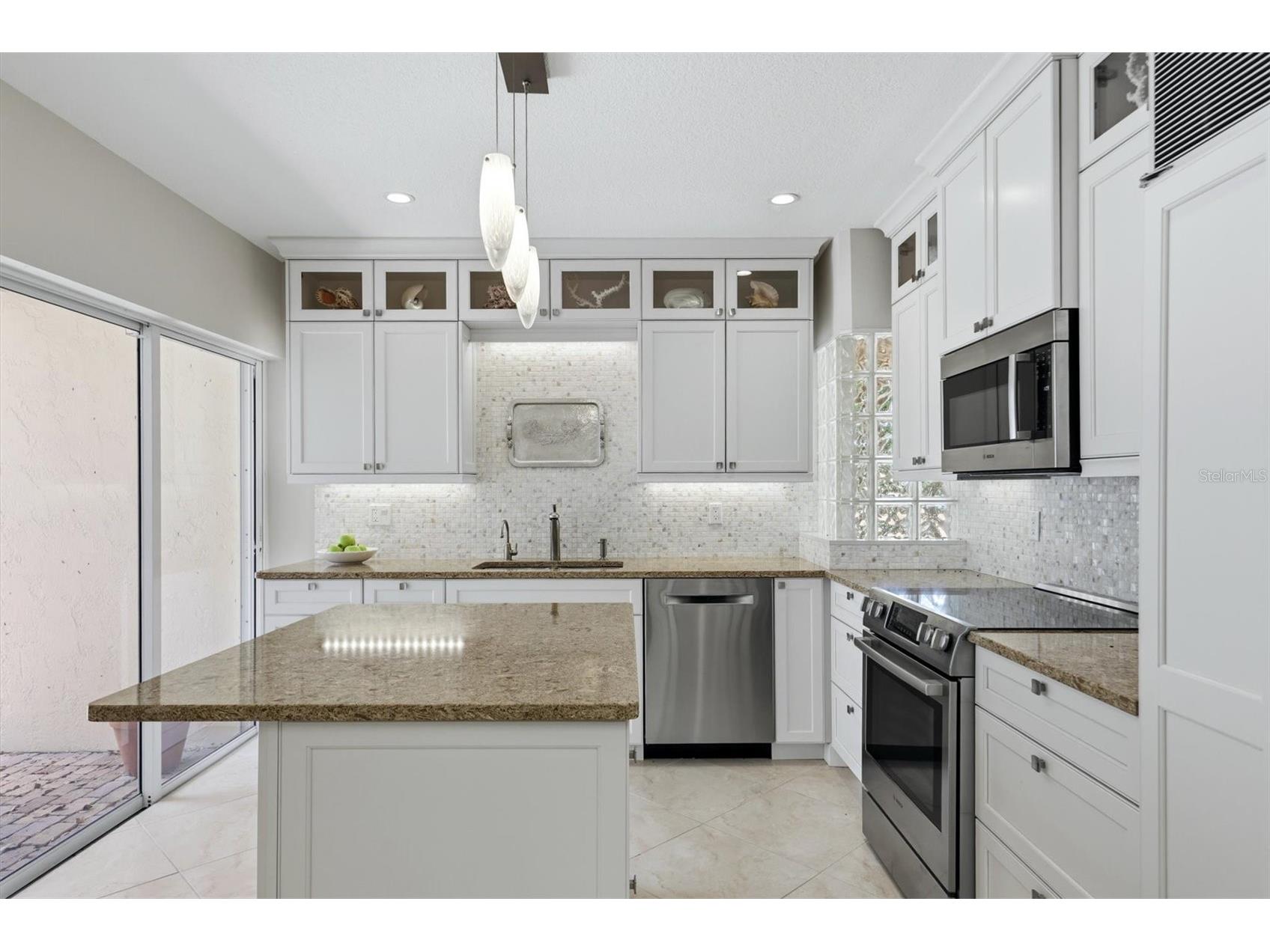 200 Cocoanut Avenue #5 Sarasota FL 34236 A4694848 image18
