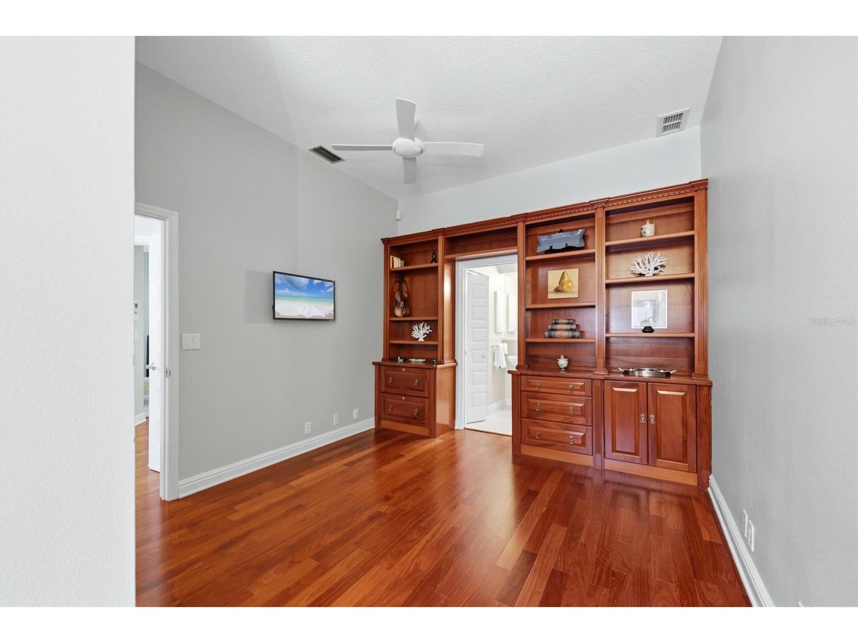200 Cocoanut Avenue #5 Sarasota FL 34236 A4694848 image22
