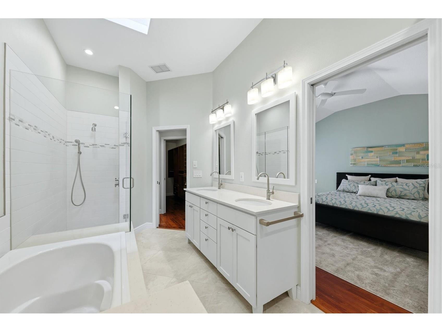 200 Cocoanut Avenue #5 Sarasota FL 34236 A4694848 image26