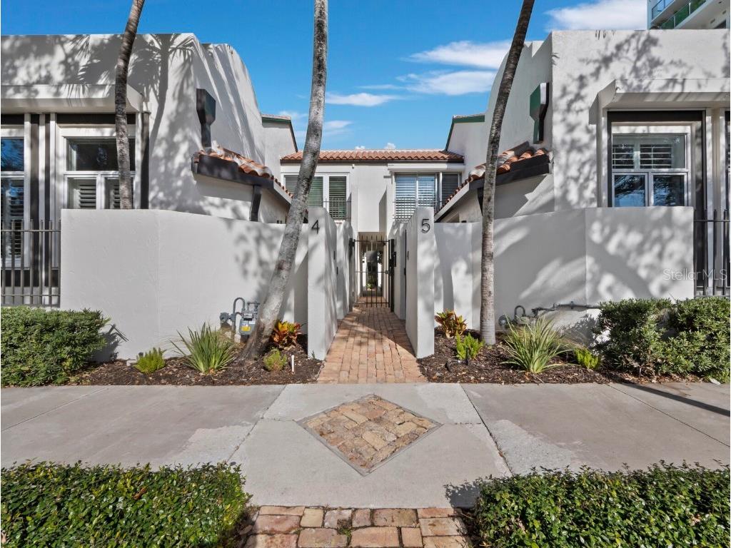 200 Cocoanut Avenue #7 Sarasota FL 34236 A4676689 image1