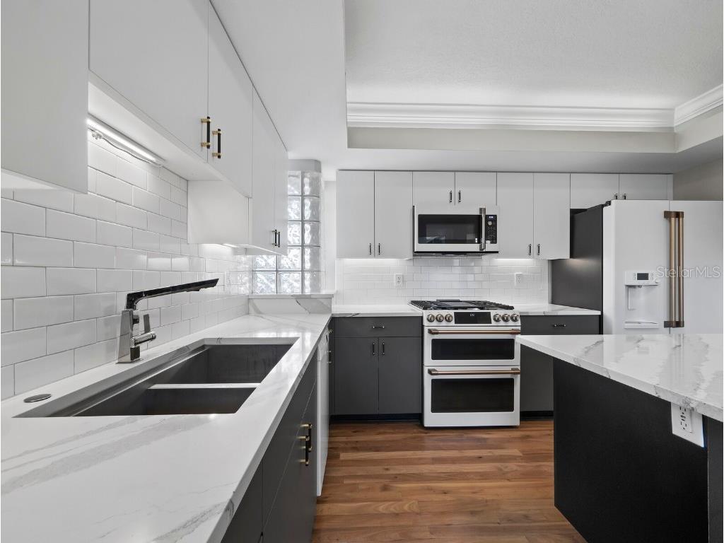 200 Cocoanut Avenue #7 Sarasota FL 34236 A4676689 image24