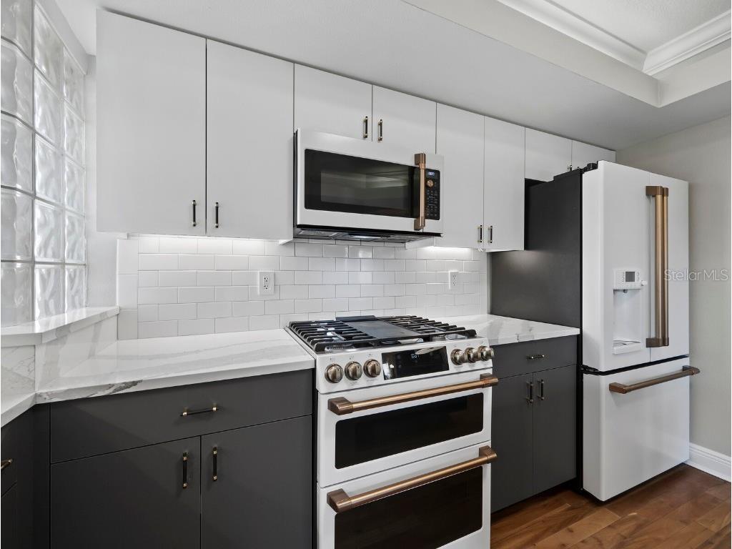 200 Cocoanut Avenue #7 Sarasota FL 34236 A4676689 image25