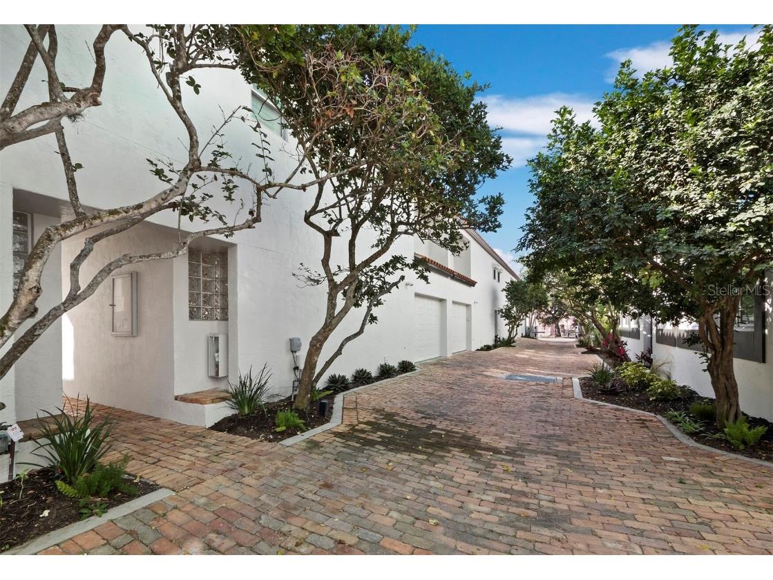 200 Cocoanut Avenue #7 Sarasota FL 34236 A4676689 image3