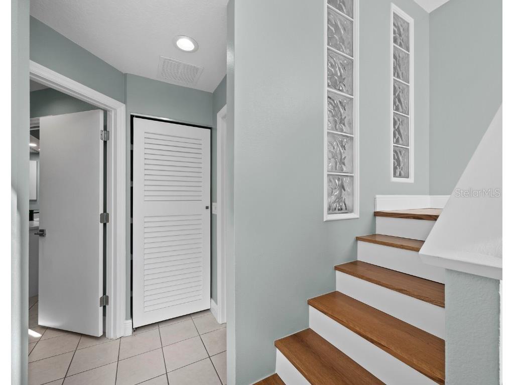 200 Cocoanut Avenue #7 Sarasota FL 34236 A4676689 image40