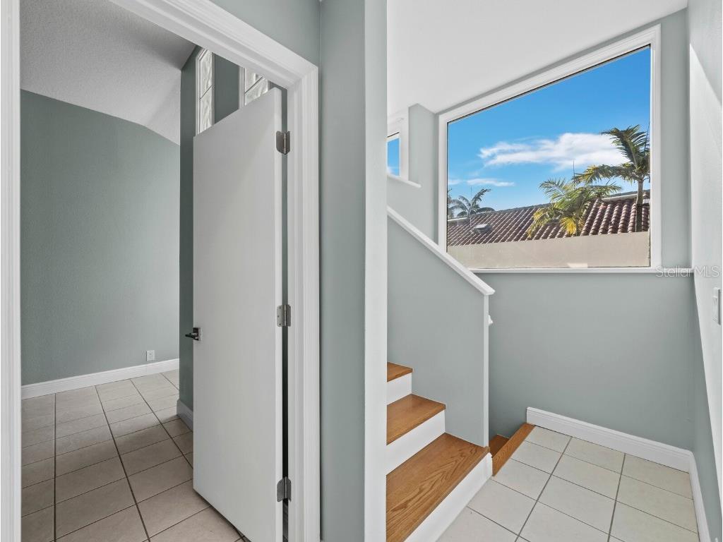 200 Cocoanut Avenue #7 Sarasota FL 34236 A4676689 image41