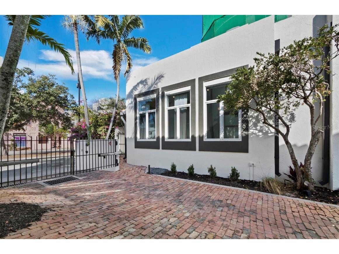 200 Cocoanut Avenue #7 Sarasota FL 34236 A4676689 image5