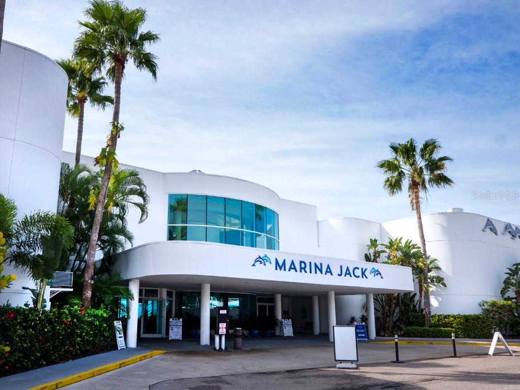 200 Cocoanut Avenue #7 Sarasota FL 34236 A4676689 image58