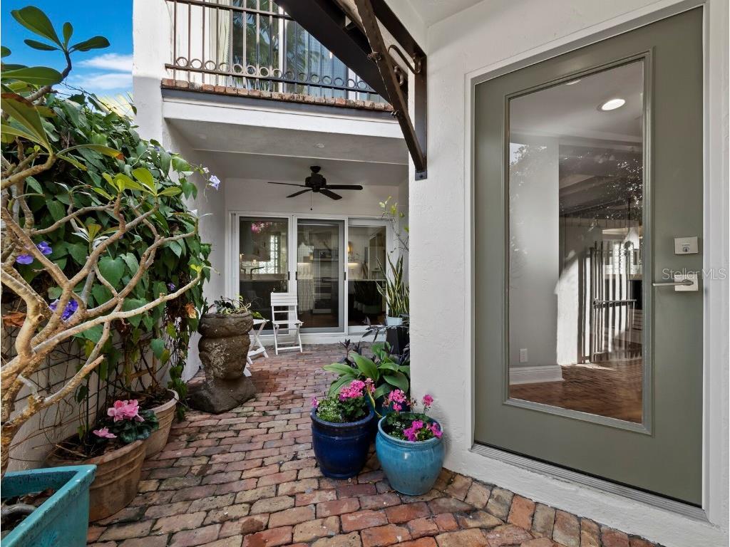 200 Cocoanut Avenue #7 Sarasota FL 34236 A4676689 image9