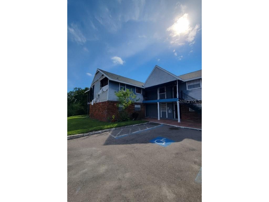 200 Country Club Dr #1302 Largo FL 33771 TB8443656 image1