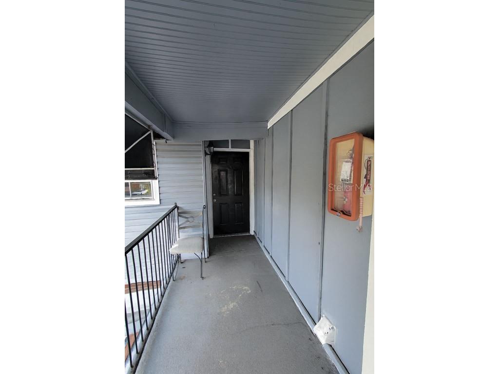 200 Country Club Dr #1302 Largo FL 33771 TB8443656 image2