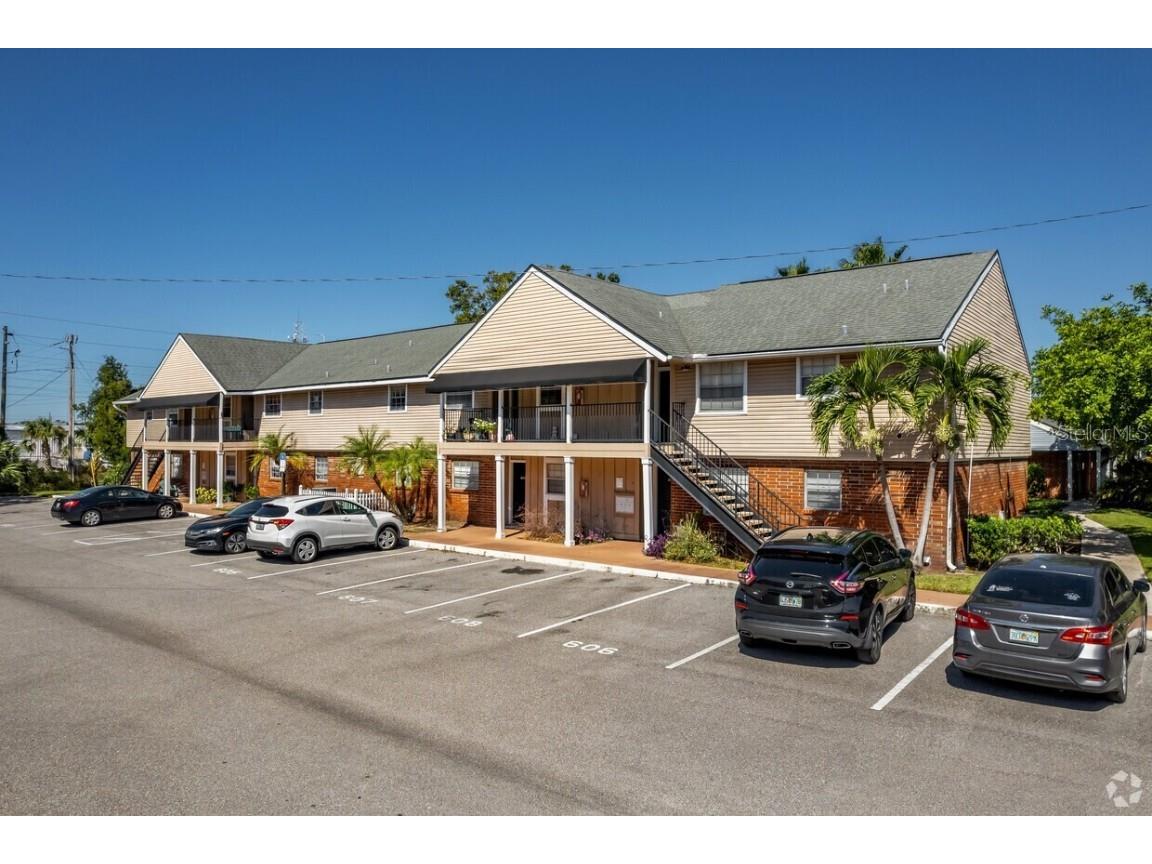 200 Country Club Drive #1007 Largo FL 33771 S5139878 image1