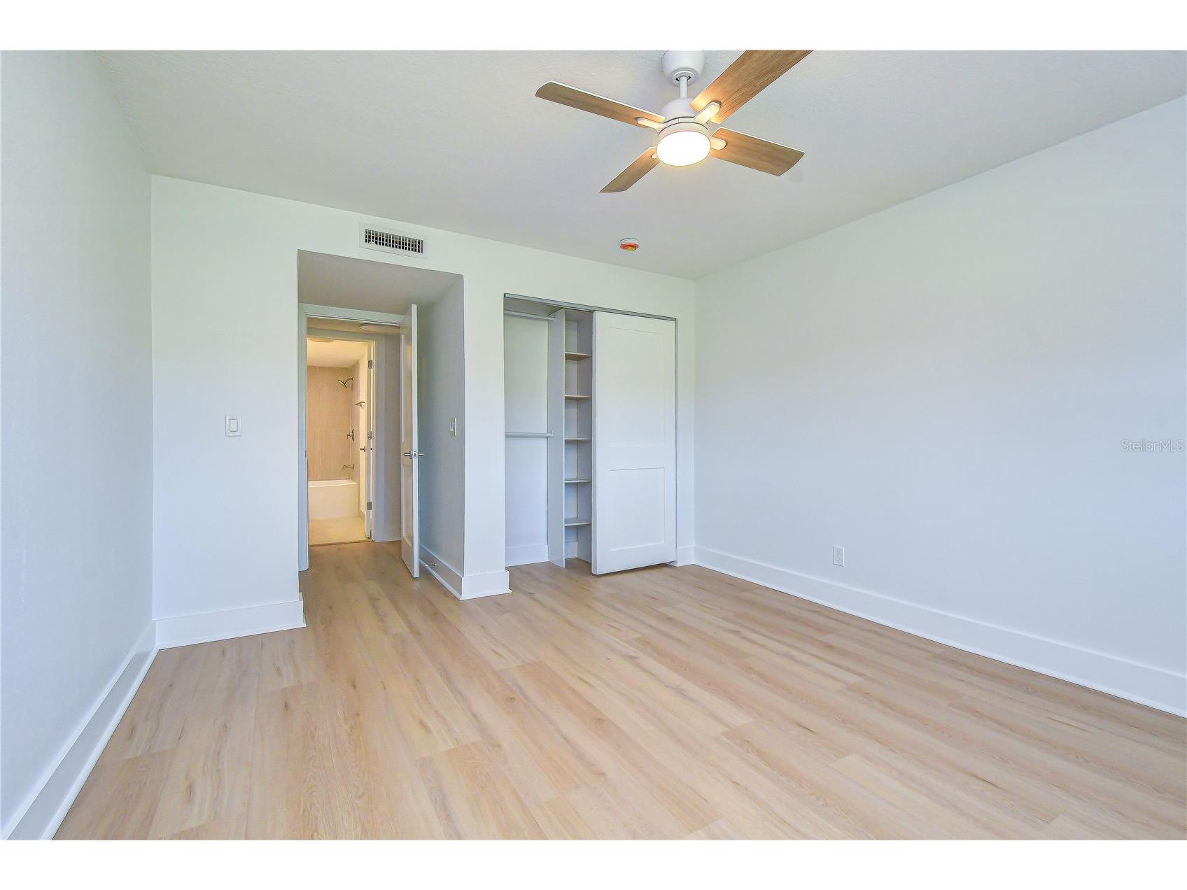200 Country Club Drive #1505 Largo FL 33771 TB8504962 image38