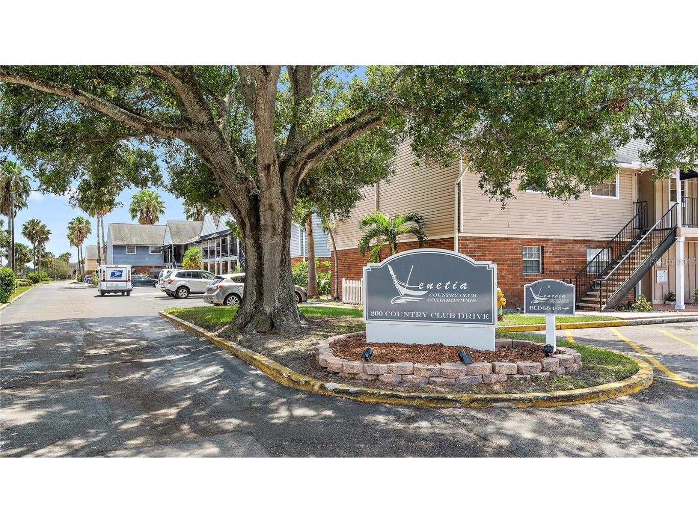 200 Country Club Drive #203 Largo FL 33771 U8217377 image1