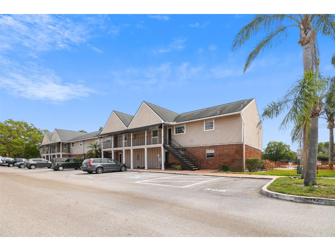200 Country Club Drive #308 Largo FL 33771 TB8365842 image1