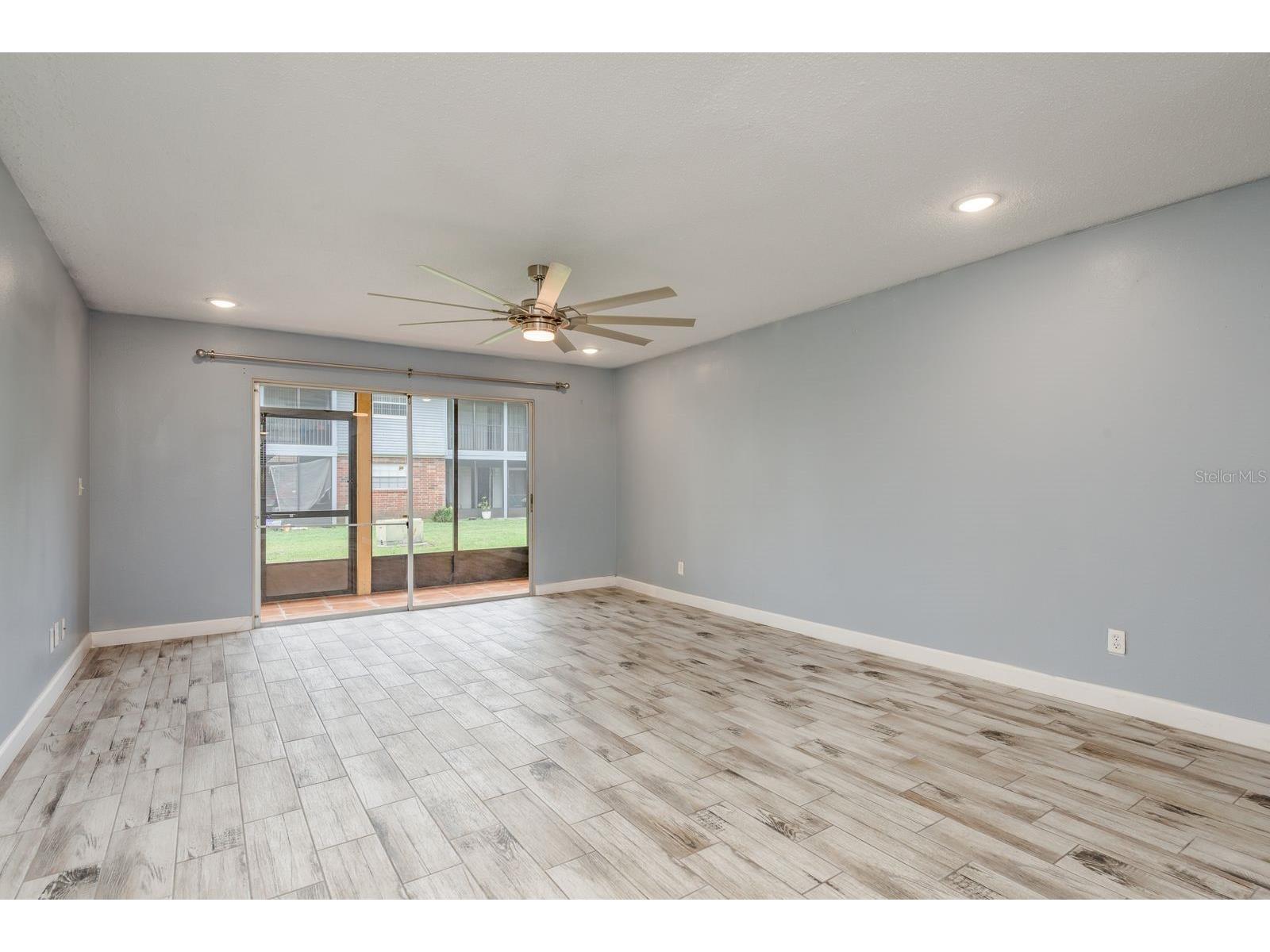 200 Country Club Drive #701 Largo FL 33771 TB8485407 image2