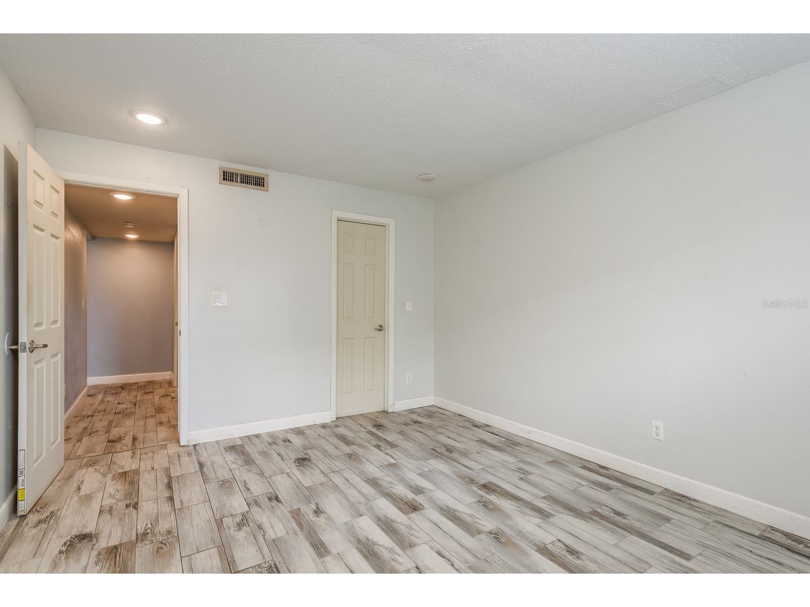 200 Country Club Drive #701 Largo FL 33771 TB8485407 image3