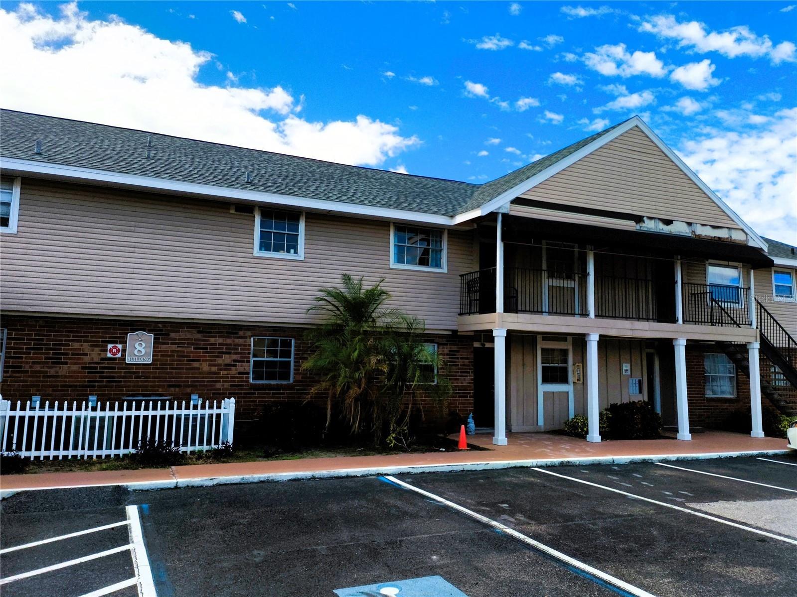 200 Country Club Drive #805 Largo FL 33771 TB8436845 image1