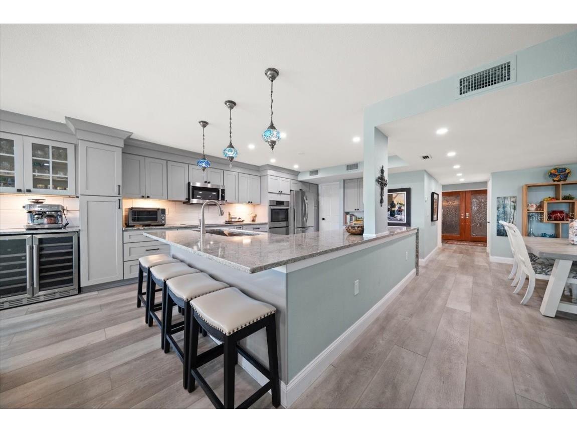 200 Dolphin Point #301 Clearwater Beach FL 33767 - MANDALAY CHANNEL TB8445753 image10