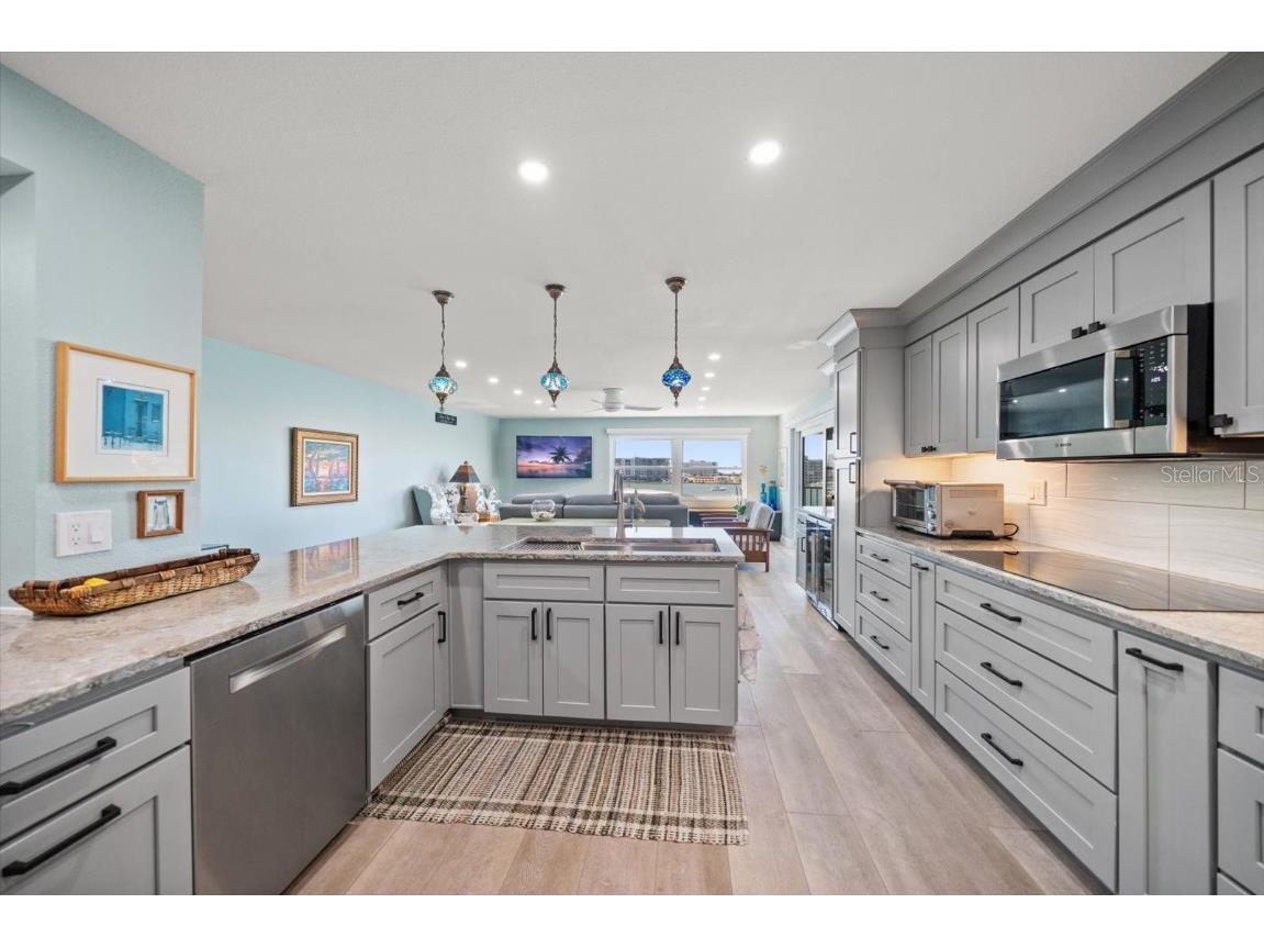 200 Dolphin Point #301 Clearwater Beach FL 33767 - MANDALAY CHANNEL TB8445753 image17