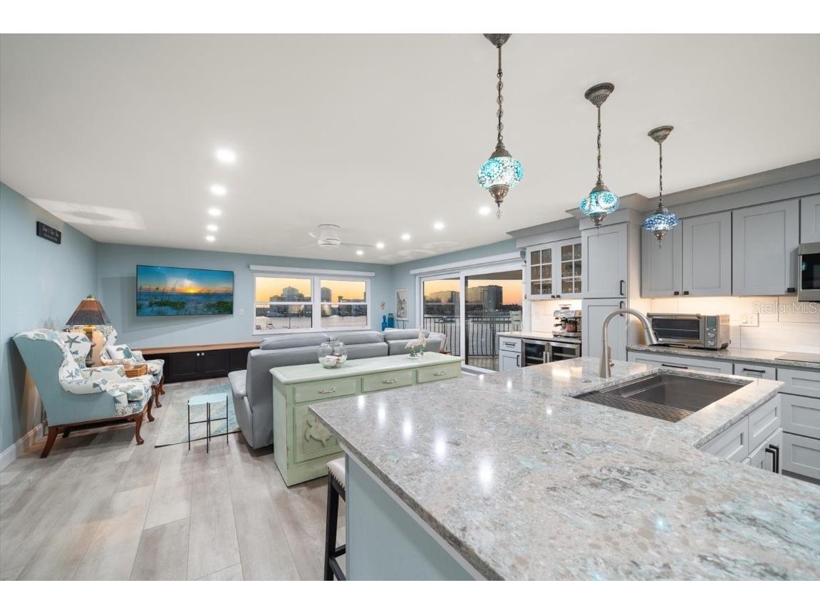 200 Dolphin Point #301 Clearwater Beach FL 33767 - MANDALAY CHANNEL TB8445753 image7