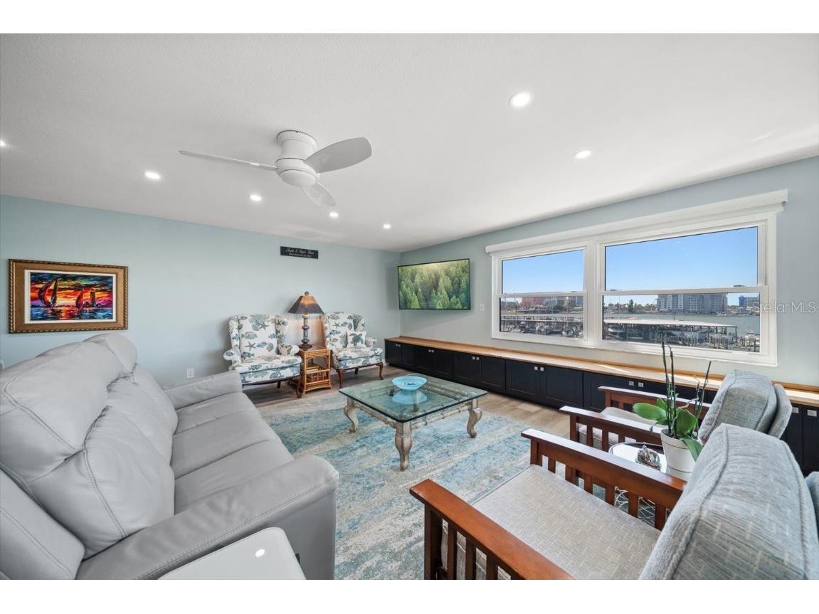 200 Dolphin Point #301 Clearwater Beach FL 33767 - MANDALAY CHANNEL TB8445753 image9