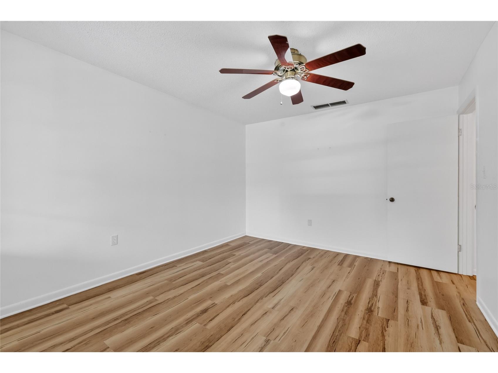 200 E 10th Avenue #8 Mount Dora FL 32757 G5113760 image14