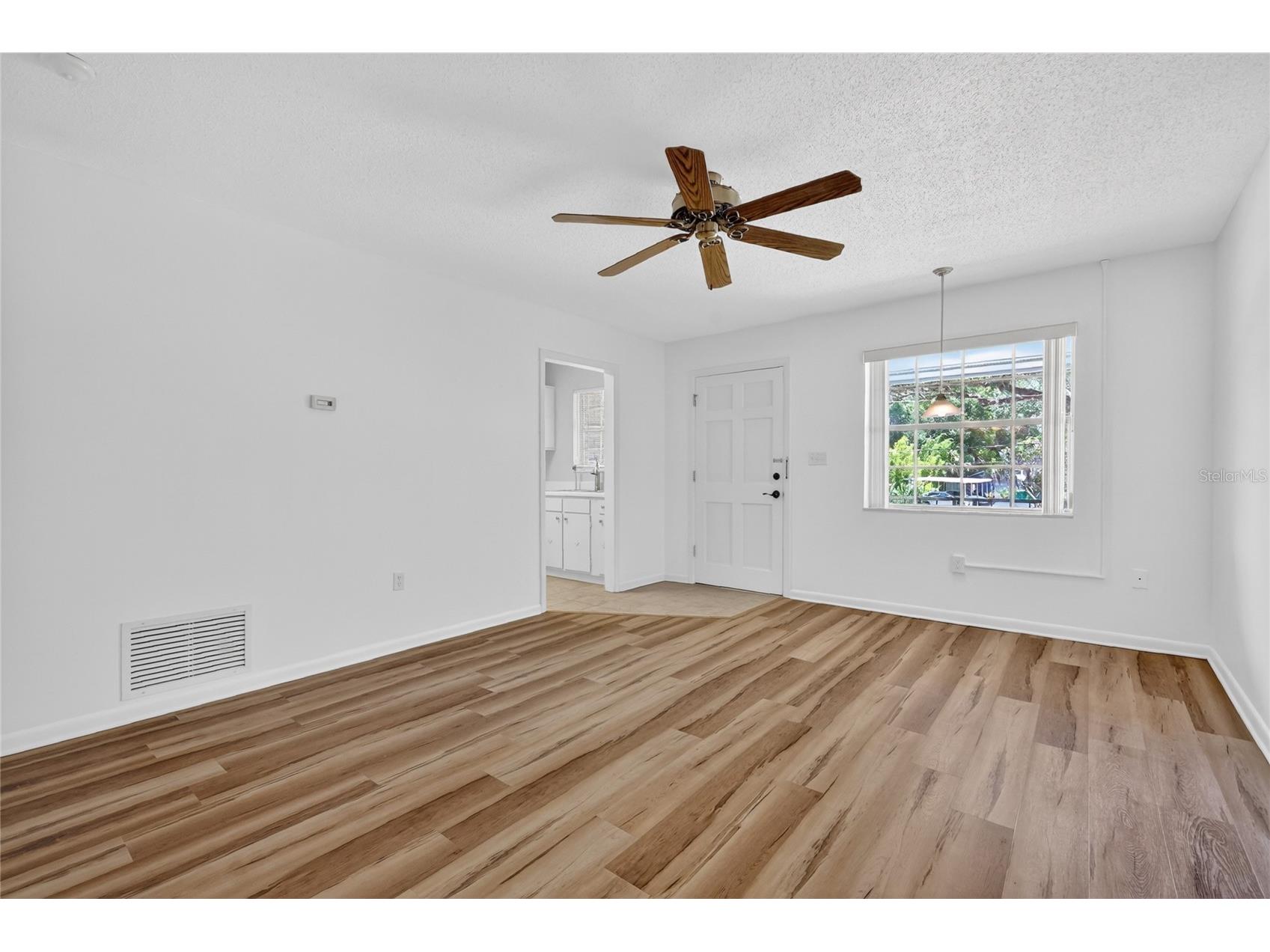 200 E 10th Avenue #8 Mount Dora FL 32757 G5113760 image6