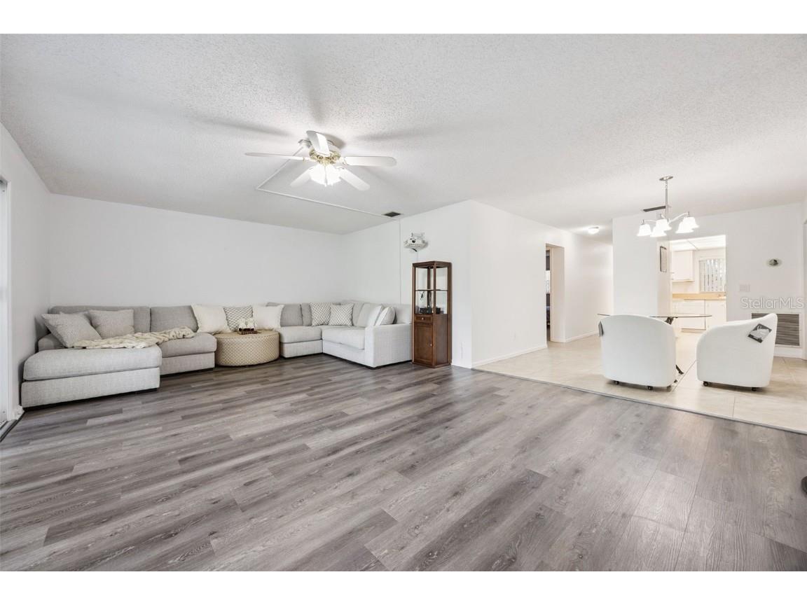 200 El Camino Drive #303 Winter Haven FL 33884 S5136391 image3