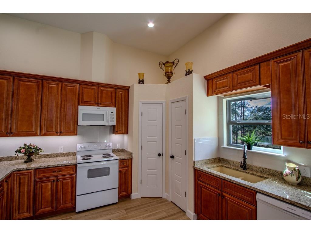 200 Hour Glass Circle Hawthorne FL 32640 - HOUR GLASS LAKE GC528329 image7