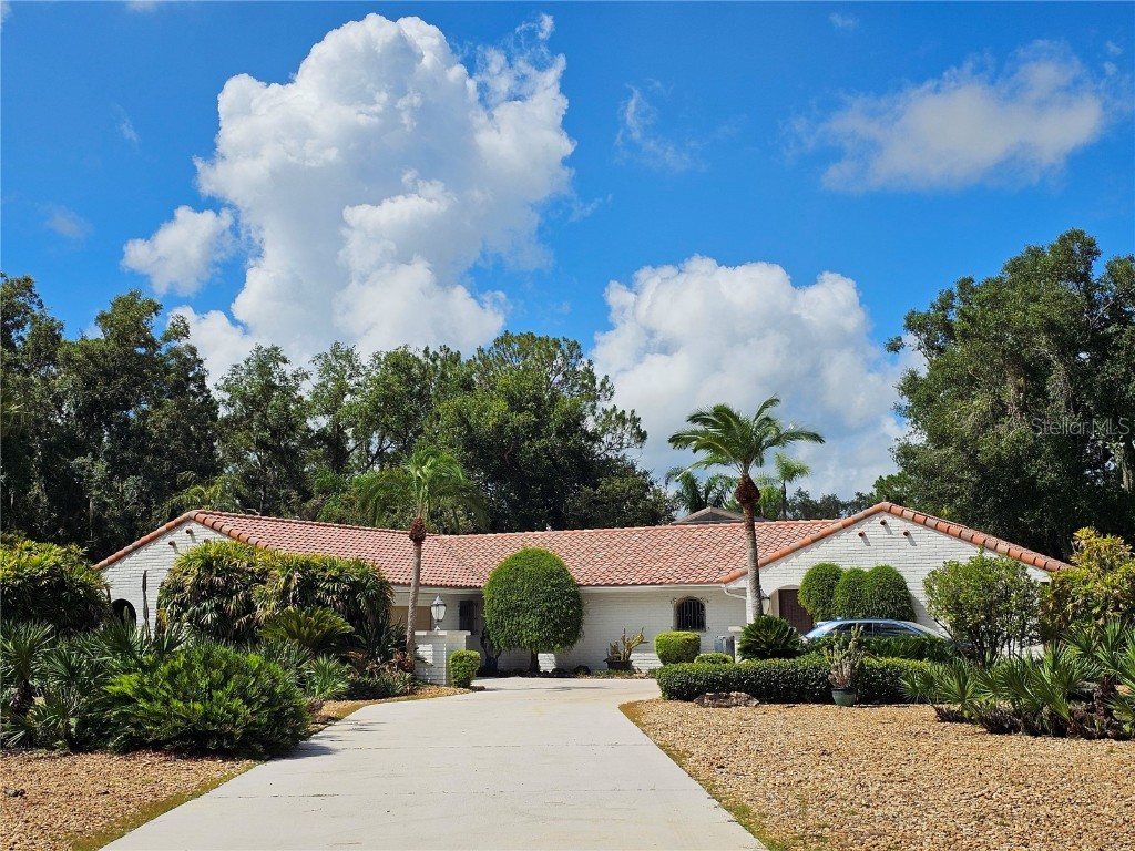 200 Island Way Winter Haven FL 33884 - LAKE LEWIS P4935447 image1