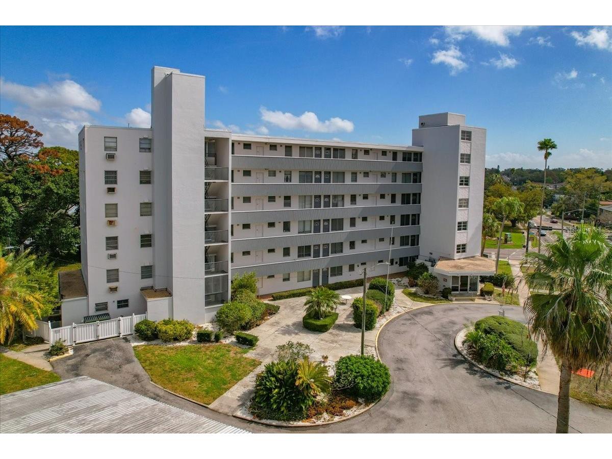 200 N Betty Lane #1C Clearwater FL 33755 A4686445 image1