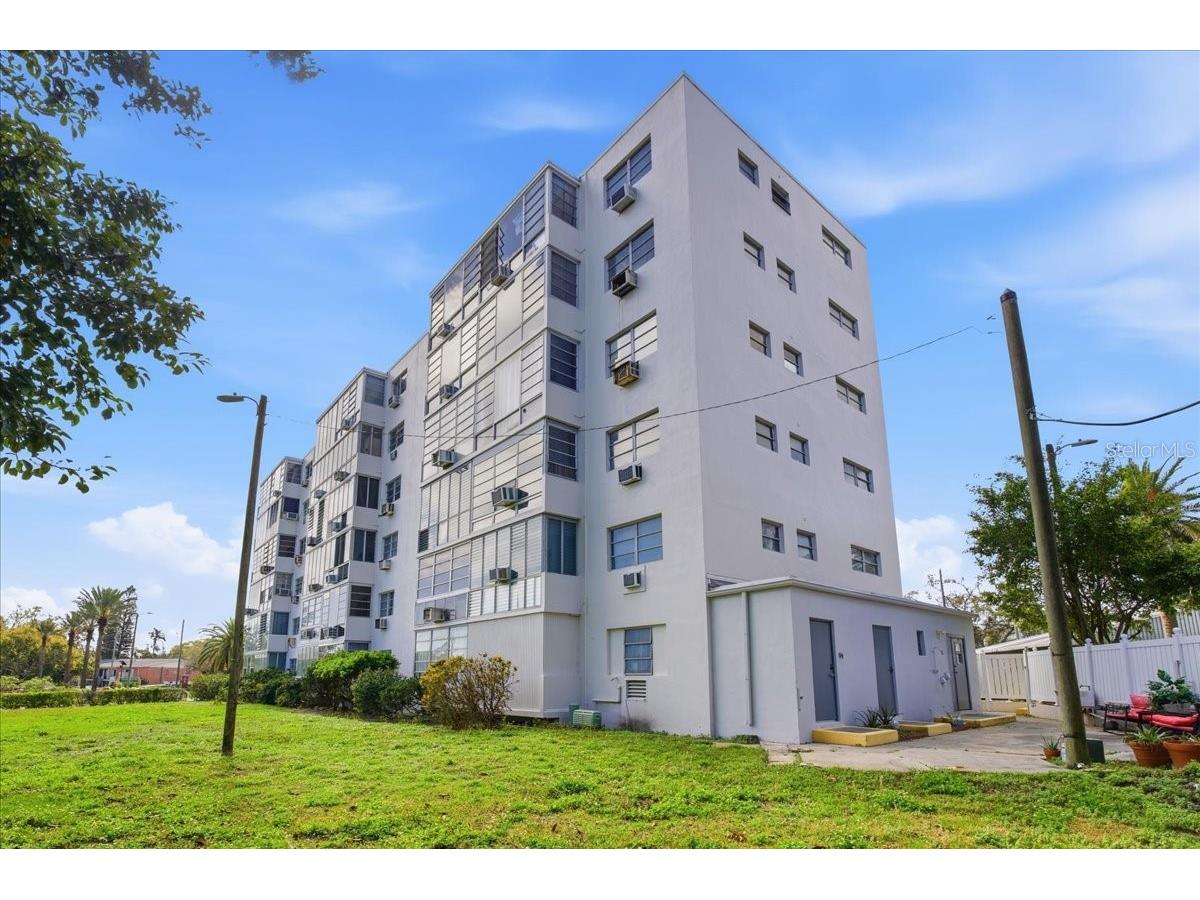 200 N Betty Lane #1C Clearwater FL 33755 A4686445 image46