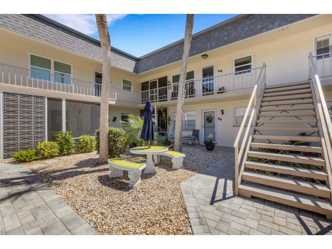 200 Park Boulevard N #108 Venice FL 34285 N6137914 image1