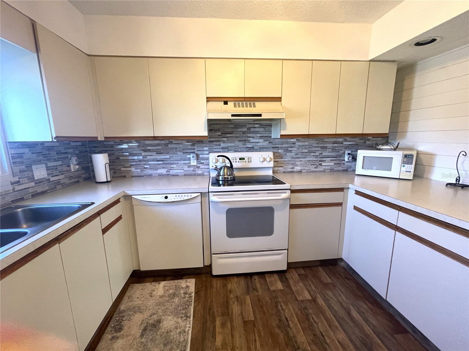 200 Rotonda Boulevard W #A4 Rotonda West FL 33947 C7522279 image7