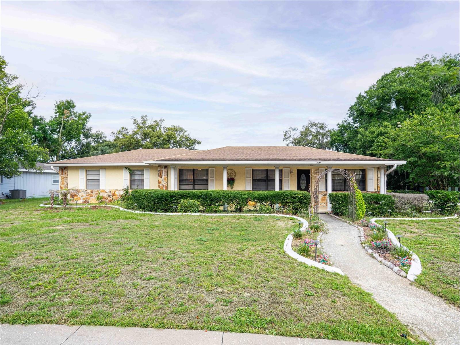 200 S Main Avenue Minneola FL 34715 - LAKE MINNEOLA O6414605 image1